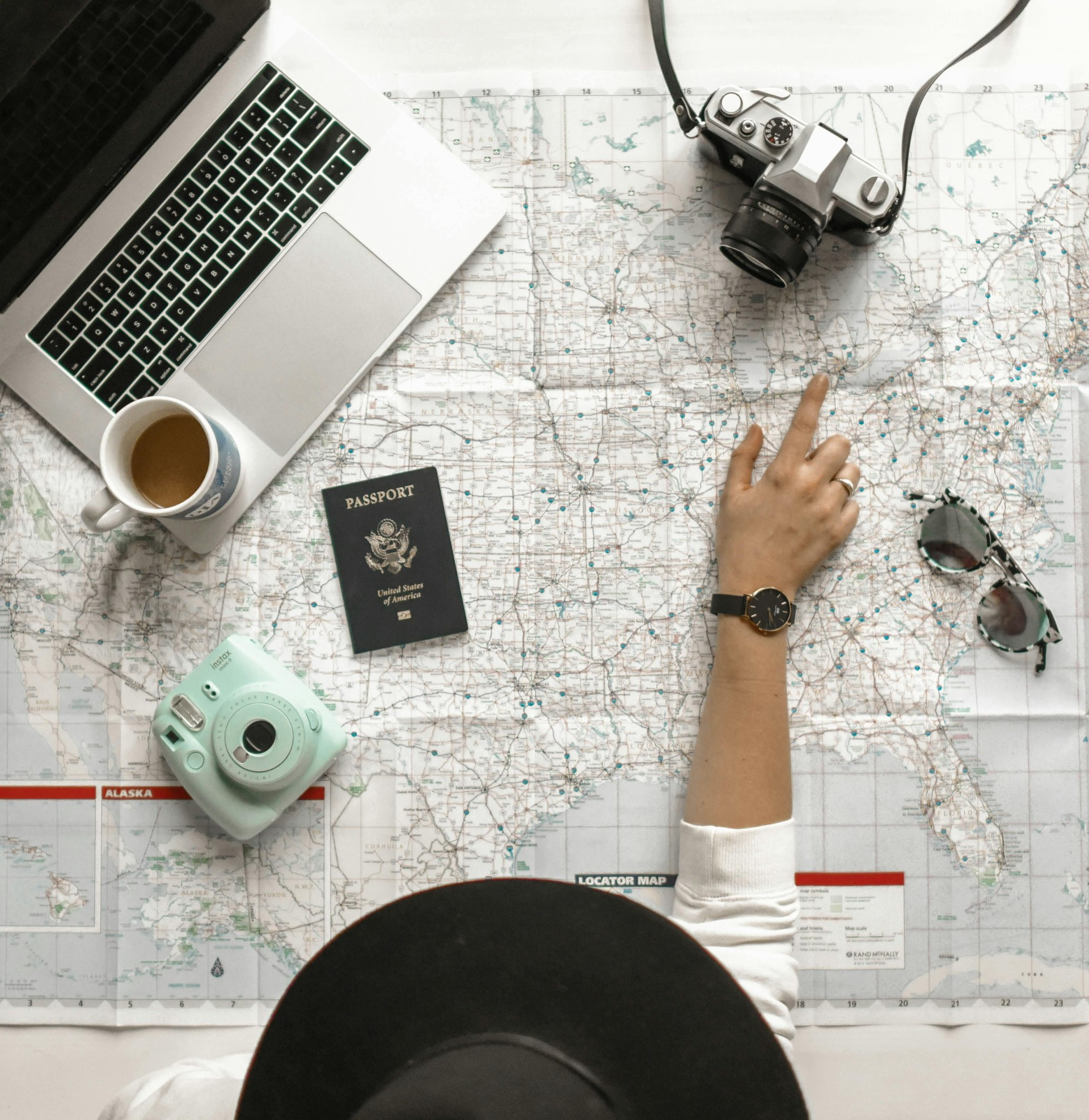 Travel Advisors Project Strong Sales Growth for 2026 as Majority Embrace Fees, Reveals New TRAVELSAVERS and NEST Survey